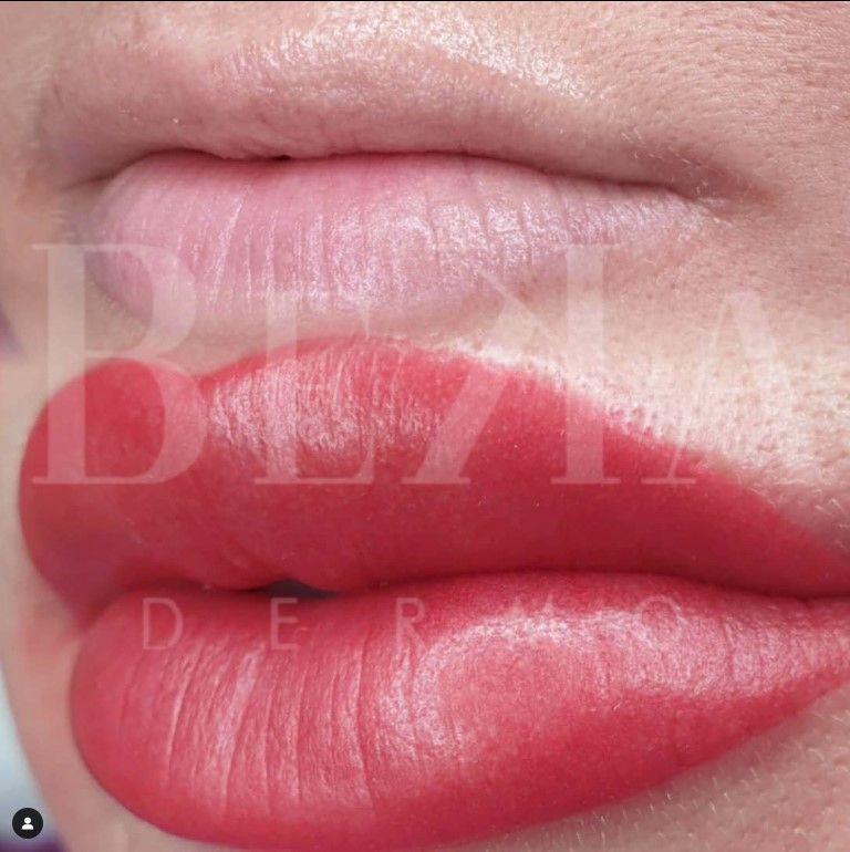 Déroulement du maquillage permanent des lèvres chez RachelN